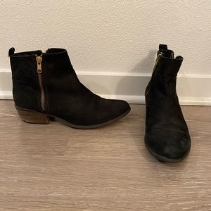 Steve Madden black ankle booties